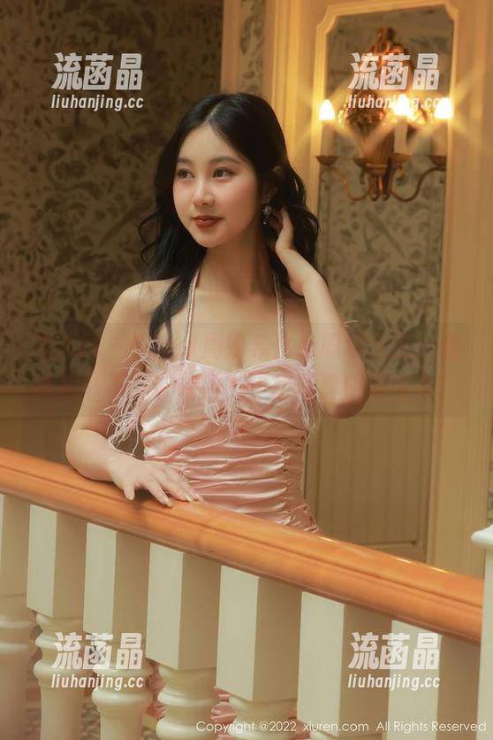 秀人网 - Carol周妍希化身职场女王，谁说秘书不能有特色？这组写真陷阱太多！