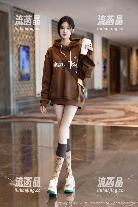 秀人网-奈奈子 秀人网 - 精选奈奈子吊带照片:我觉得这吊带可是个魔法道具哦
