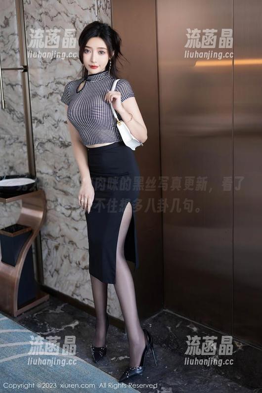 秀人网-小肉肉咪 秀人网 - 小肉肉咪的黑丝写真更新,看了让人禁不住想多八卦几句。