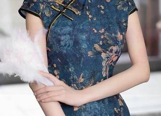 秀人网 – 精选就是阿朱啊的丝袜美腿图集：我猜这张大概是在说“腿就是天堂”吧？