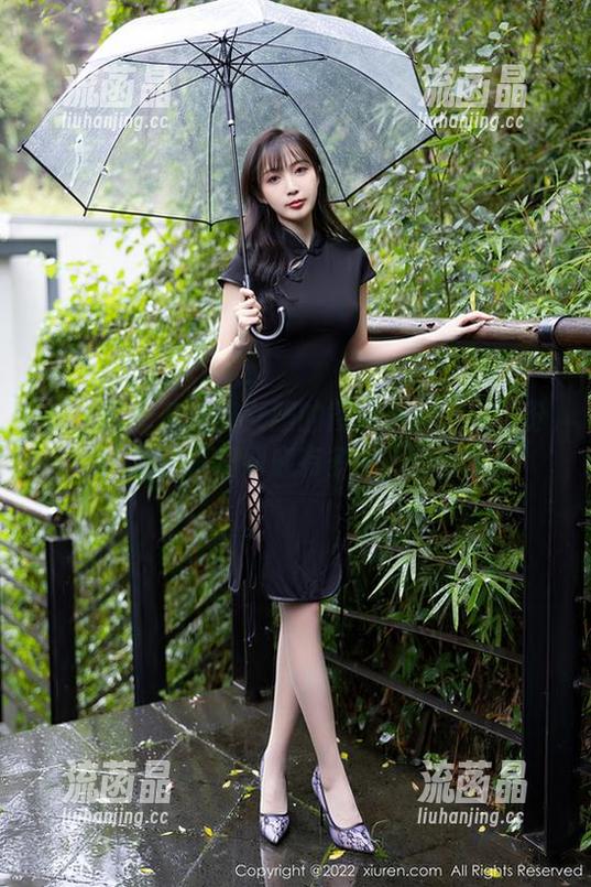 秀人网 - 穿着修女服的樱桃小阑子：那份美图合集里到底有多少小秘密呢