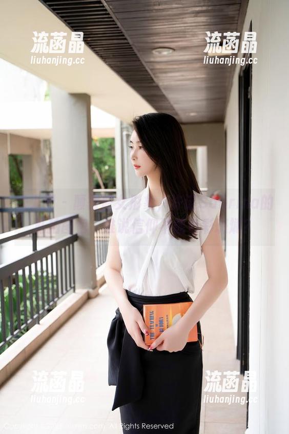 秀人网-许诺Sabrina 秀人网 - 颠覆修女形象,许诺Sabrina的私拍图包,谁说信仰不能色彩斑斓?