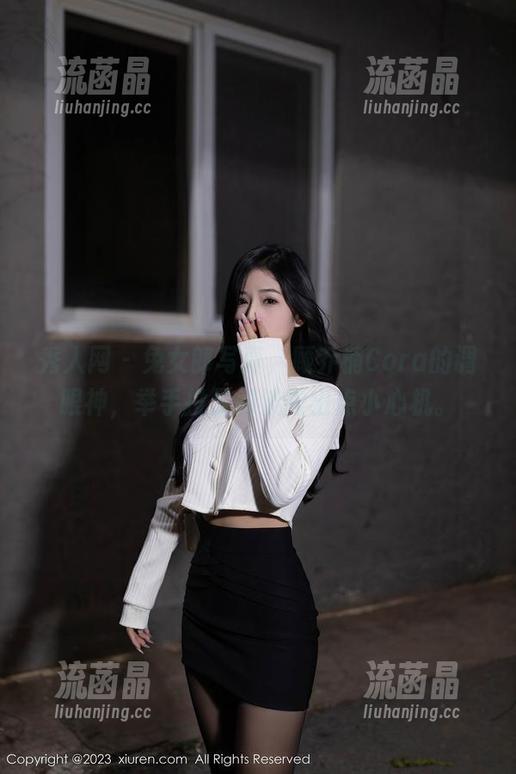 秀人网 - 兔女郎写真，顾乔楠Cora的调眼神，举手投足间流露出点小心机。