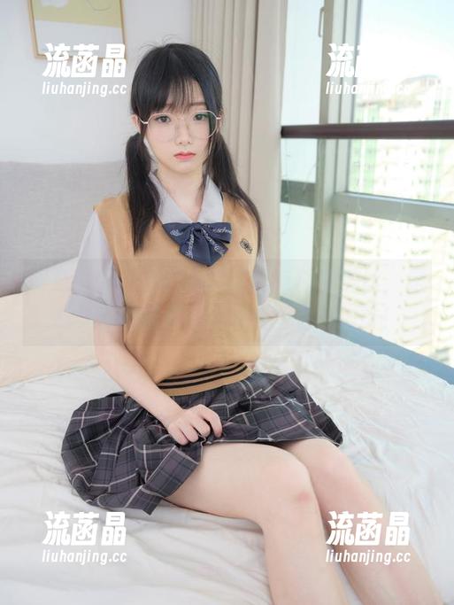 紧急企划-一只喵喵梓 紧急企划 - 一只喵喵梓这身旗袍黑丝,是我梦里的猫咪吗?免费图包等你拿!