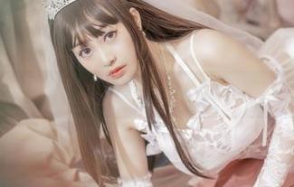 下载脱尾巴Mizuki的泳池写真集,是真心还是被水浸到了?