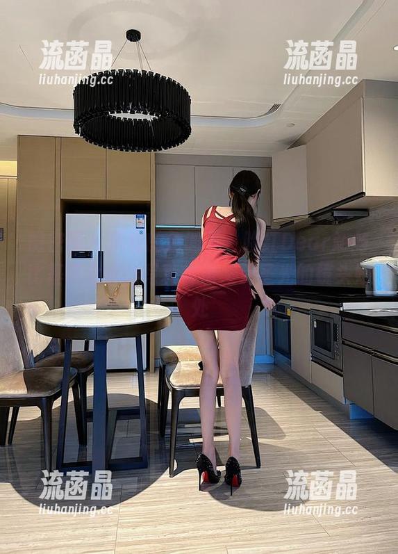 脸红Dearie 微密圈 - 沉稳的色调下,脸红Dearie与比基尼女友的写真实录,无圣光的镜头妙处