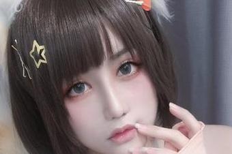 今晚就看芊川一笑MNK的《JK赛博》照片合集，谁敢聊未来？
