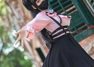 制服里的萌芽儿o0，图集展示了不一样的她