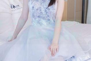 袜啵啵 – 一瞥小奶熊的裸足图包，不禁想起——啥时候那么会拍？