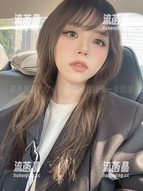 闪月半 夏季制服大作战:闪月半在线新一季的涂鸦