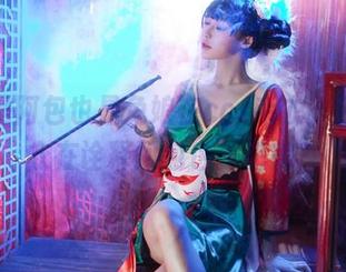 究竟是阿包也是兔娘在cos毛衣，还是毛衣在诠释阿包也是兔娘？