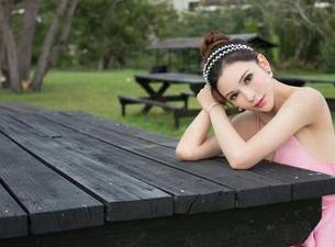 青豆客 – 最新写真又来了，婕西儿修女造型，冲击我的审美，怎么回事啊？